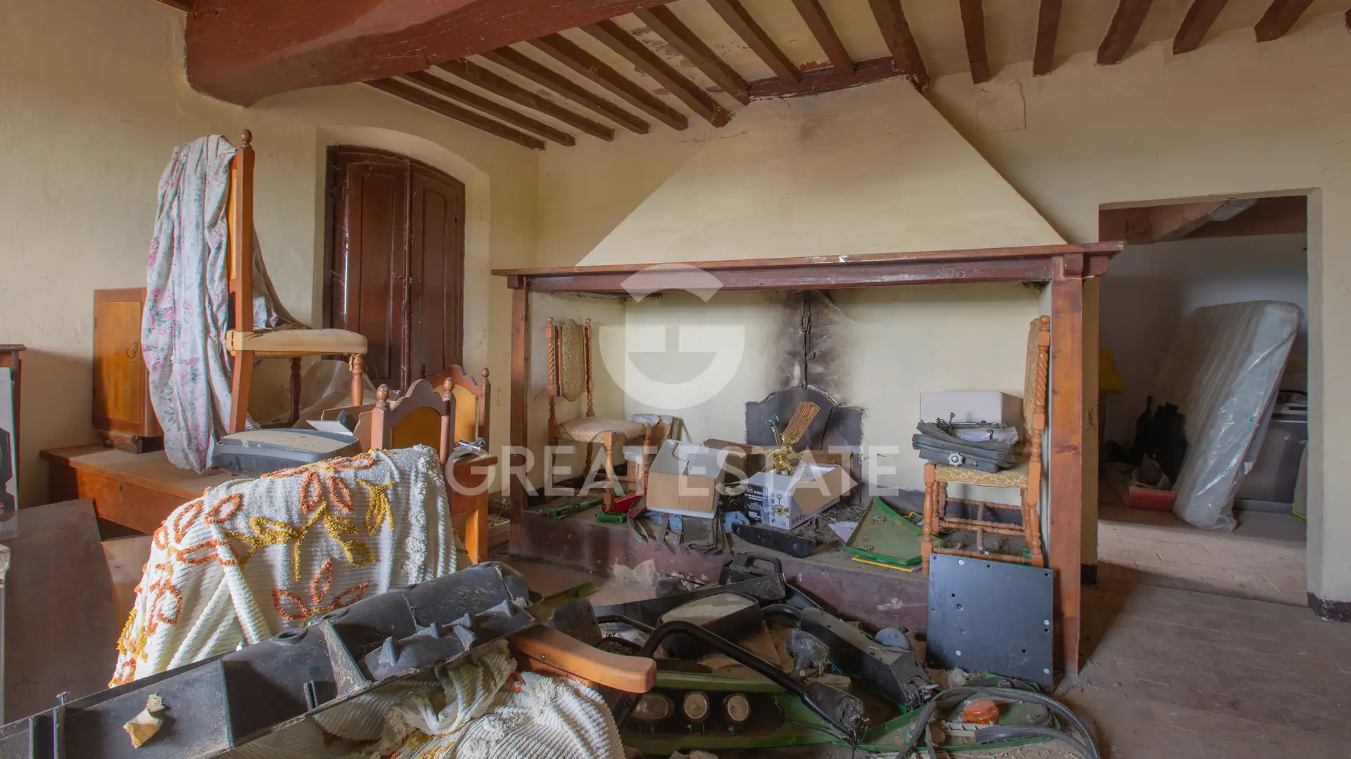 House 860m² in Italy, Perugia. Priced at 485000€ rent photo-11