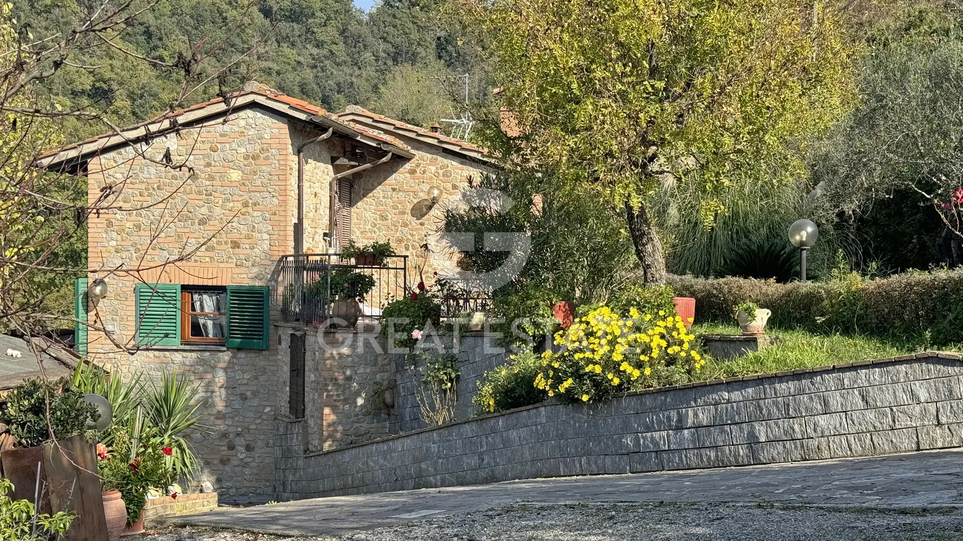 House 167m² in Italy, Perugia. Priced at 370000€ rent photo-3