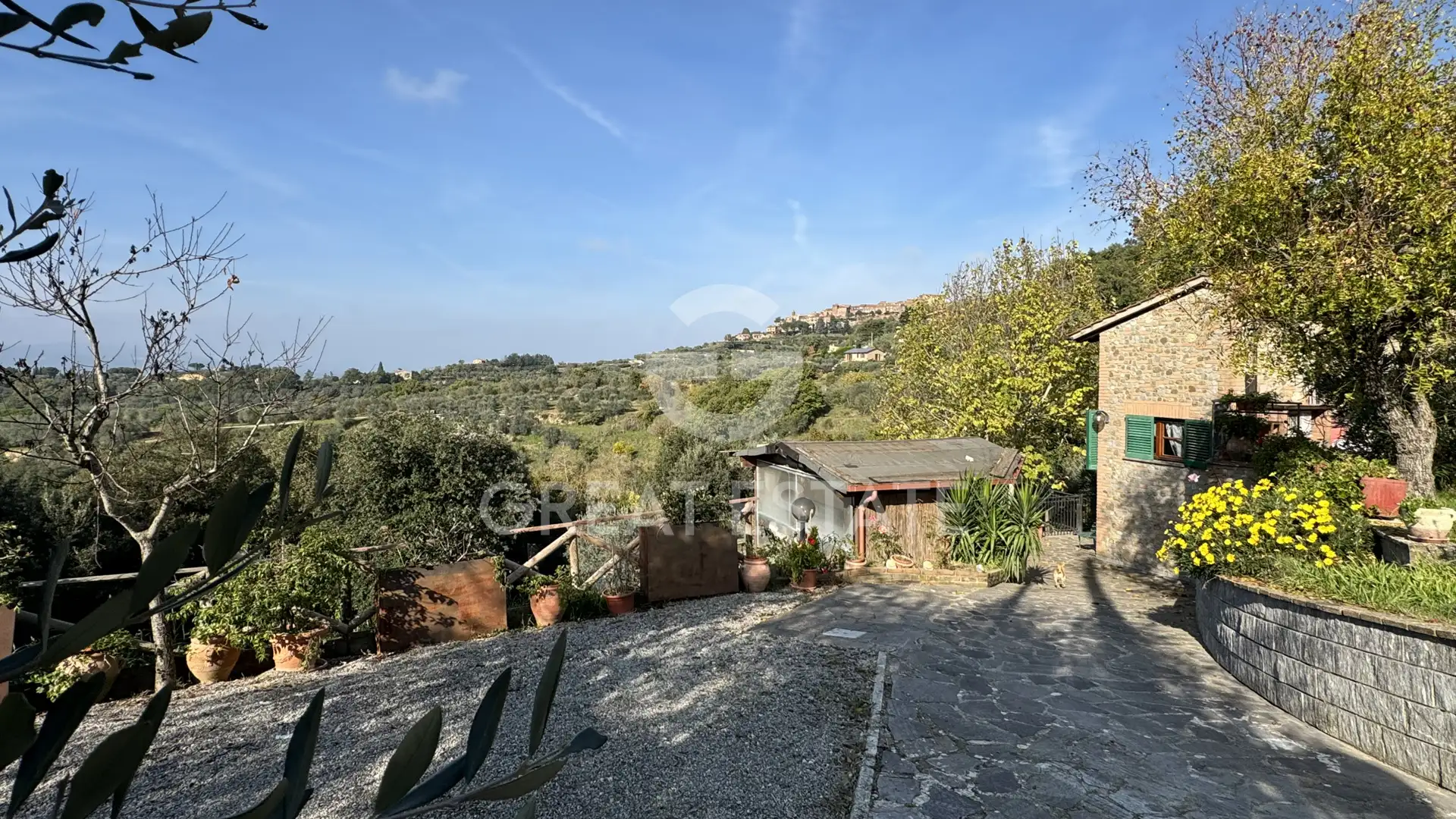 House 167m² in Italy, Perugia. Priced at 370000€ rent photo-5