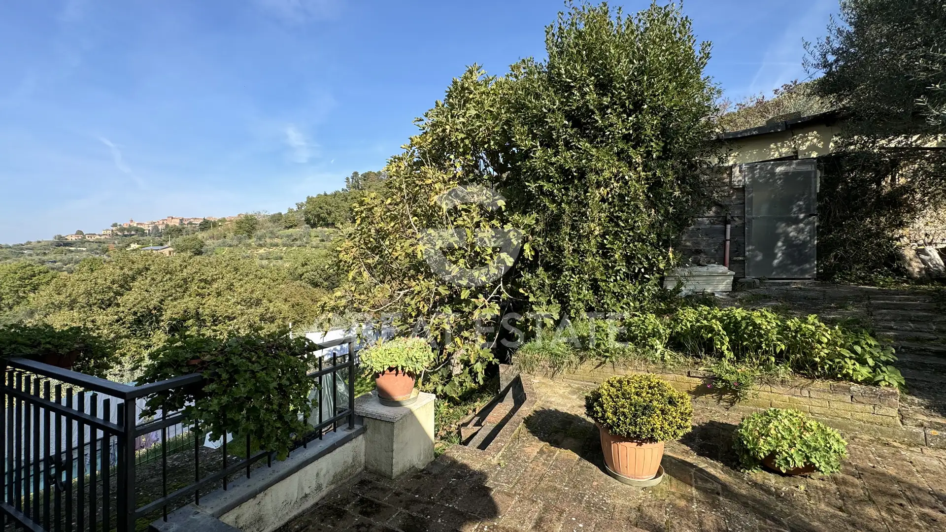 House 167m² in Italy, Perugia. Priced at 370000€ rent photo-7