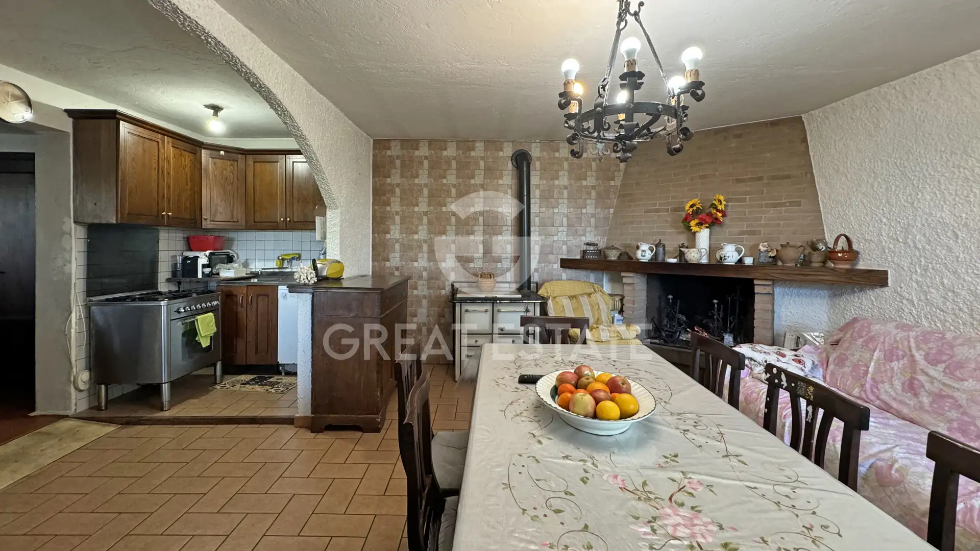 House 167m² in Italy, Perugia. Priced at 370000€ rent photo-12