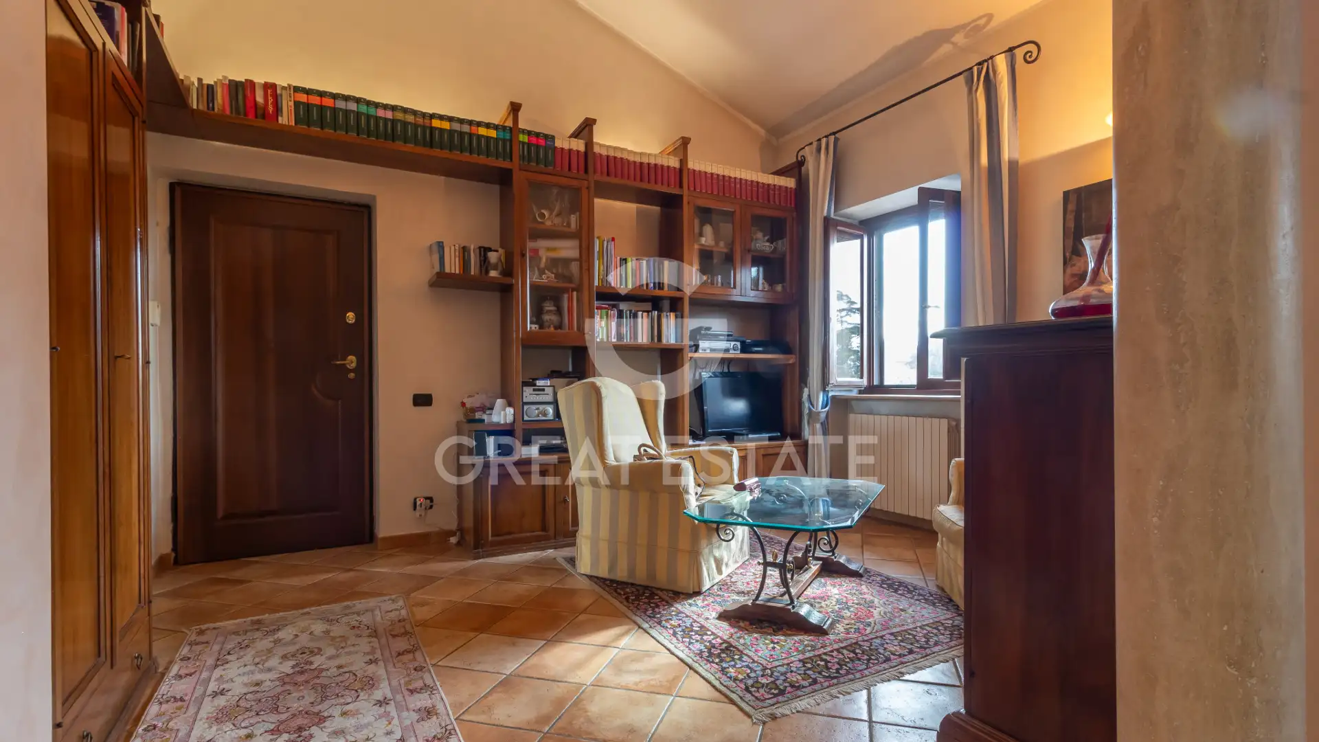 Flat 209m² in Italy, Terney. Priced at 420000€ rent photo-7