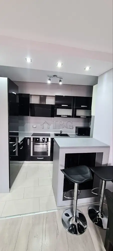 Flat 96m² in Bulgaria, Ruse. Priced at 560€ rent photo-3