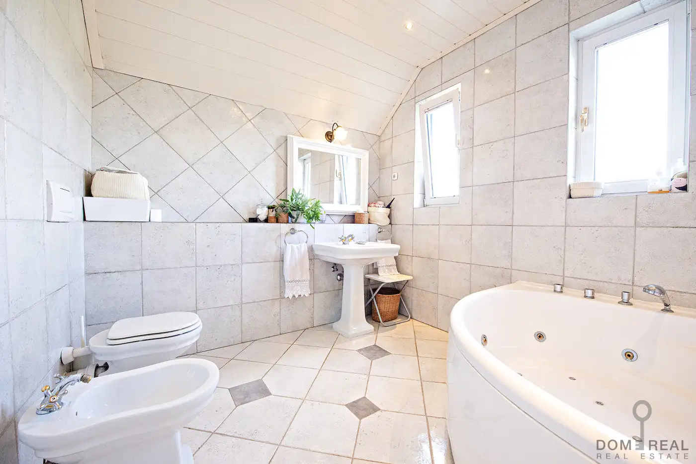 House 360m² in Slovenia, Bled. Priced at 1390000€ rent photo-18