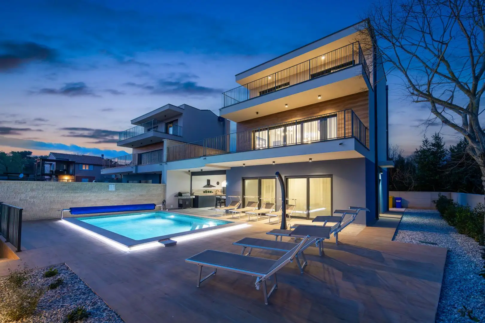 Villa 244m² in Croatia, Banjole. Priced at 899000€ rent photo-3