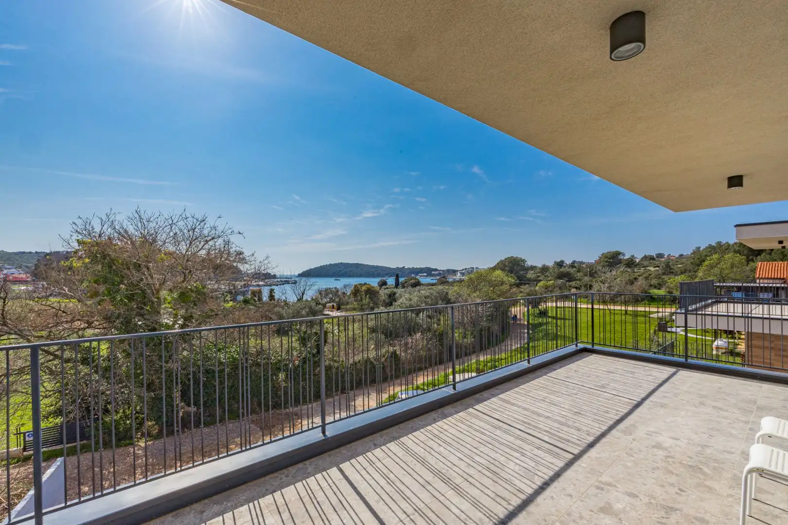 Villa 244m² in Croatia, Banjole. Priced at 899000€ rent photo-4