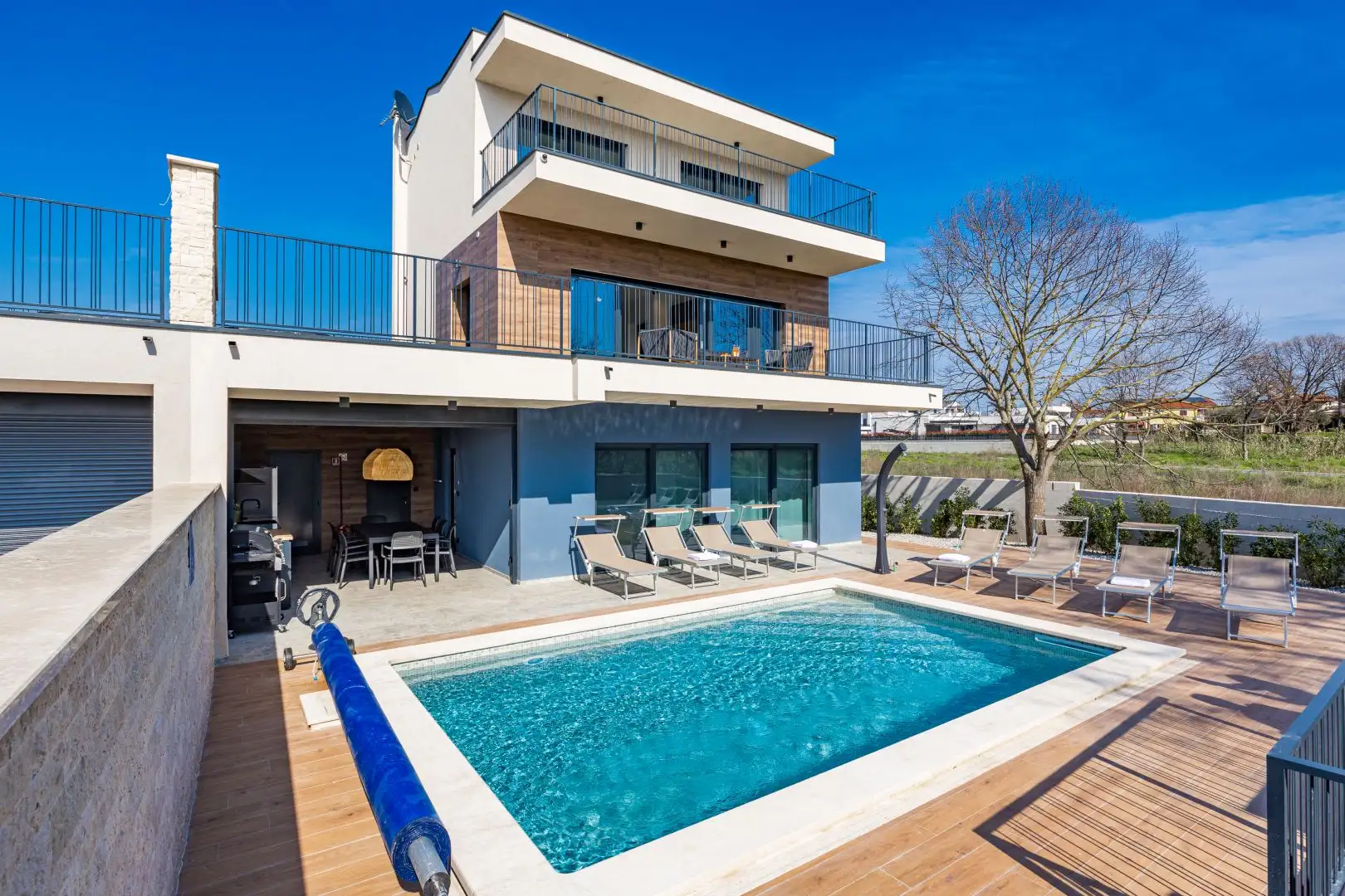 Villa 244m² in Croatia, Banjole. Priced at 899000€ rent photo-9