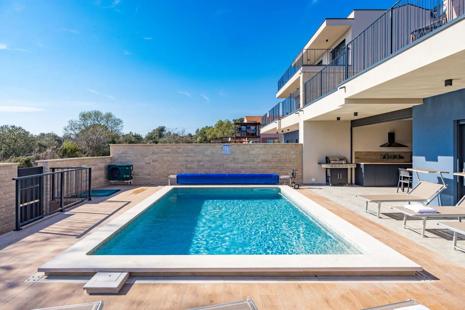 Villa 244m² in Croatia, Banjole. Priced at 899000€ rent photo-19