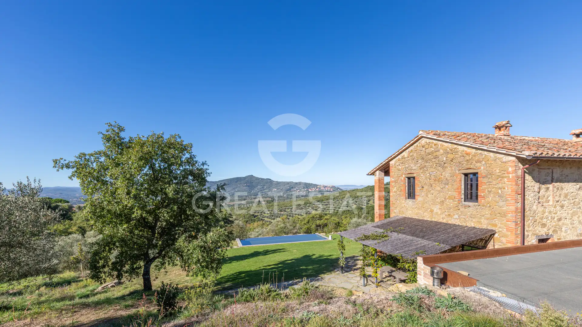 House 282m² in Italy, Perugia. Priced at 990000€ rent photo-1