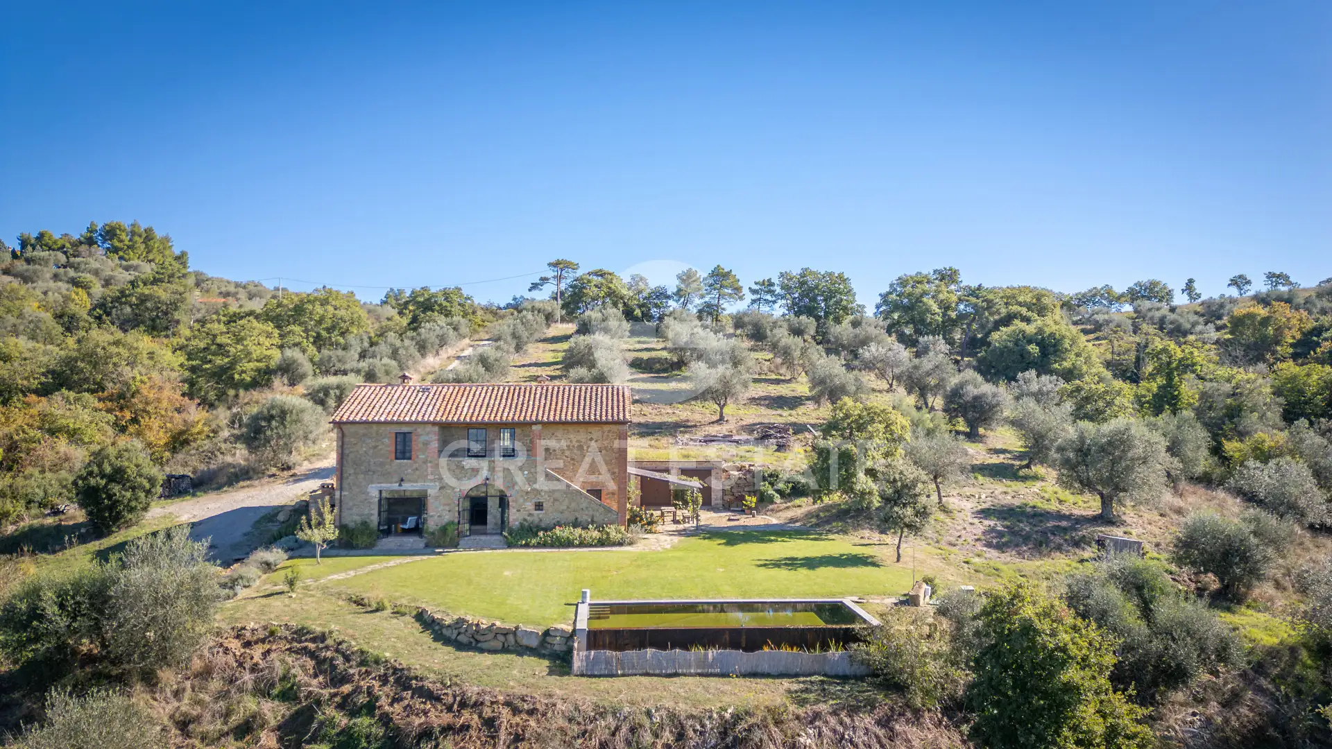 House 282m² in Italy, Perugia. Priced at 990000€ rent photo-2