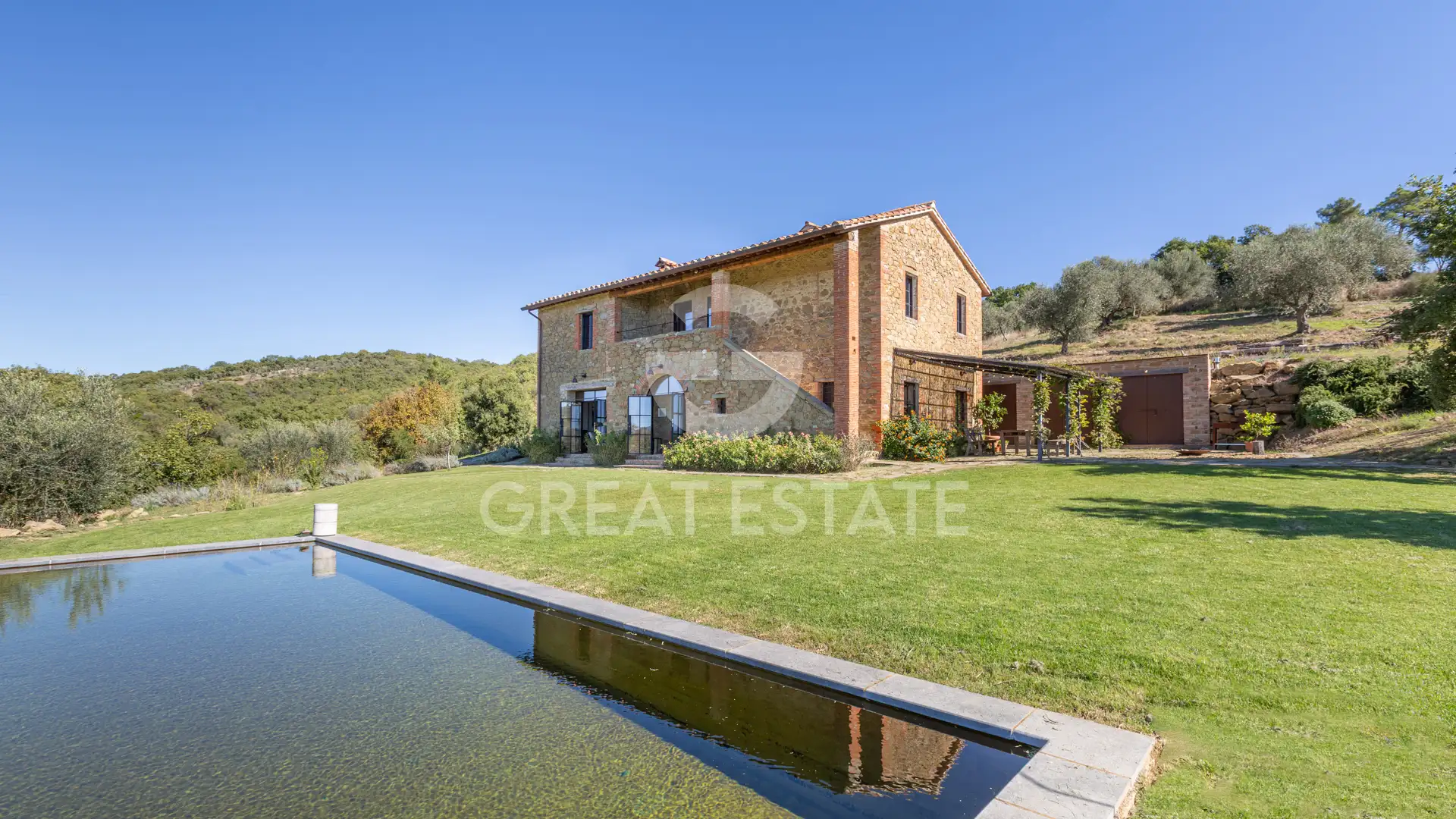 House 282m² in Italy, Perugia. Priced at 990000€ rent photo-4