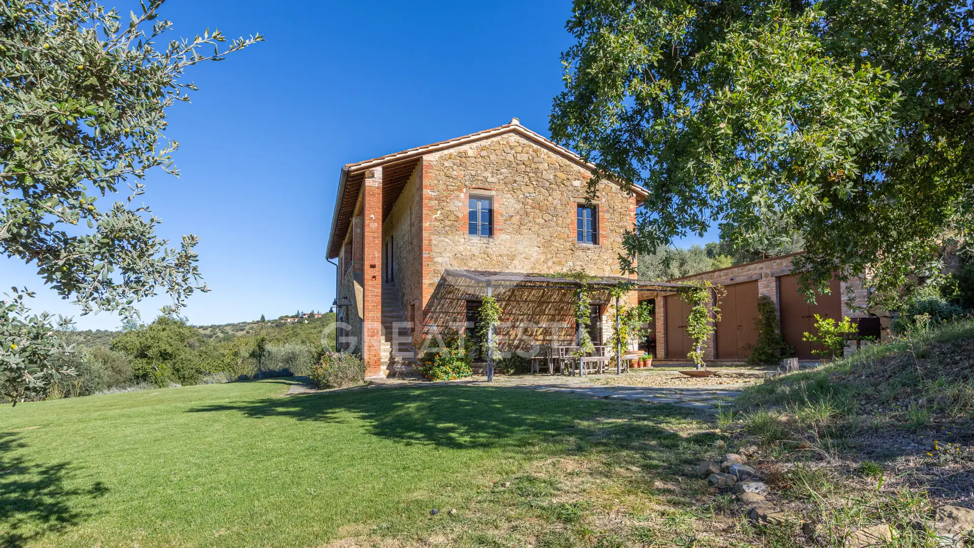 House 282m² in Italy, Perugia. Priced at 990000€ rent photo-5