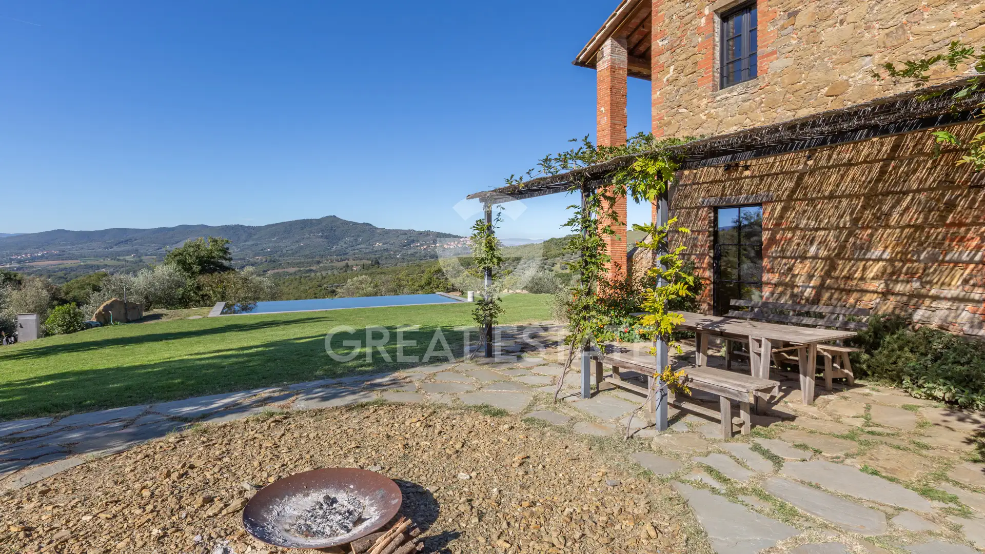 House 282m² in Italy, Perugia. Priced at 990000€ rent photo-7
