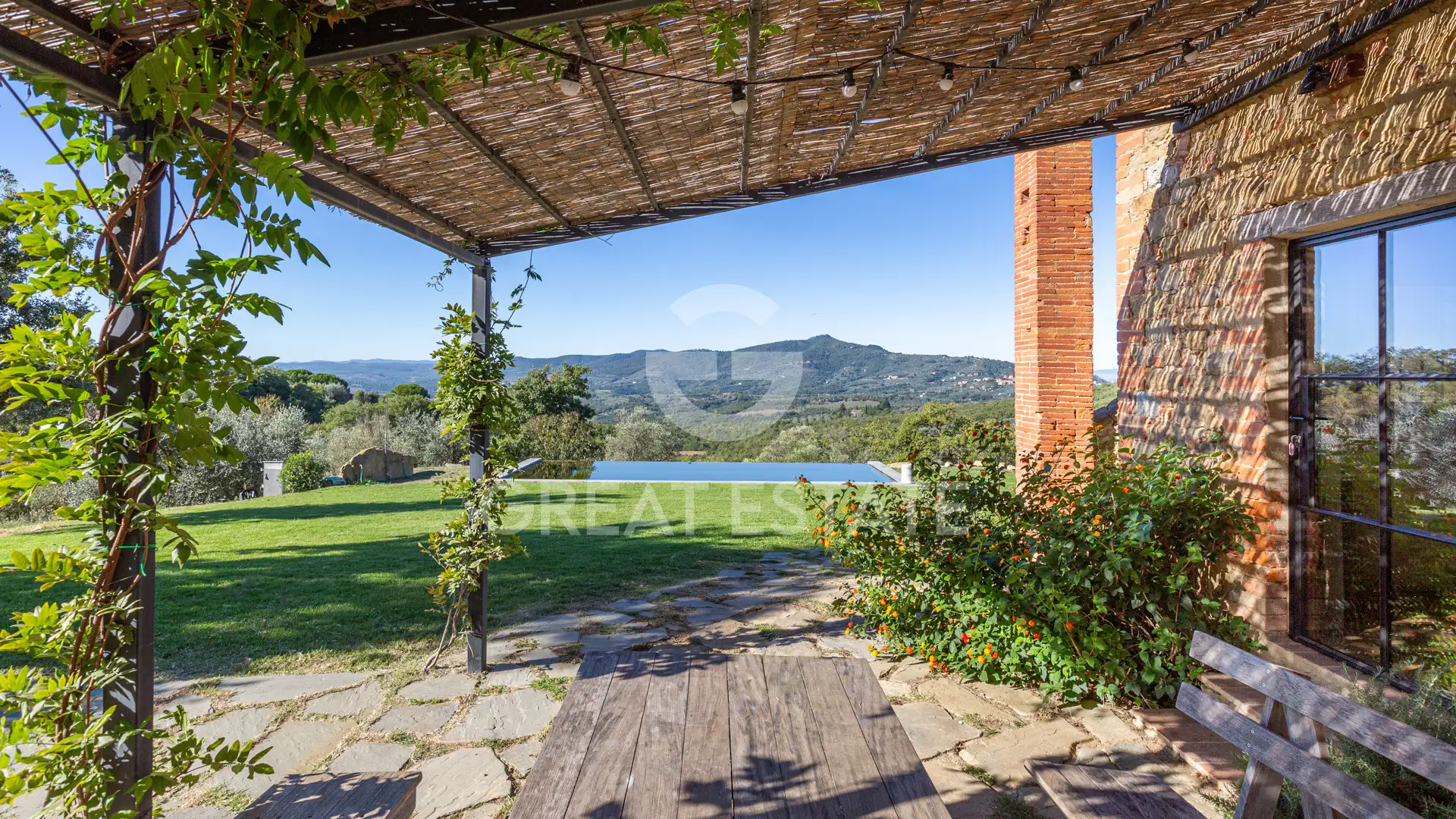 House 282m² in Italy, Perugia. Priced at 990000€ rent photo-9