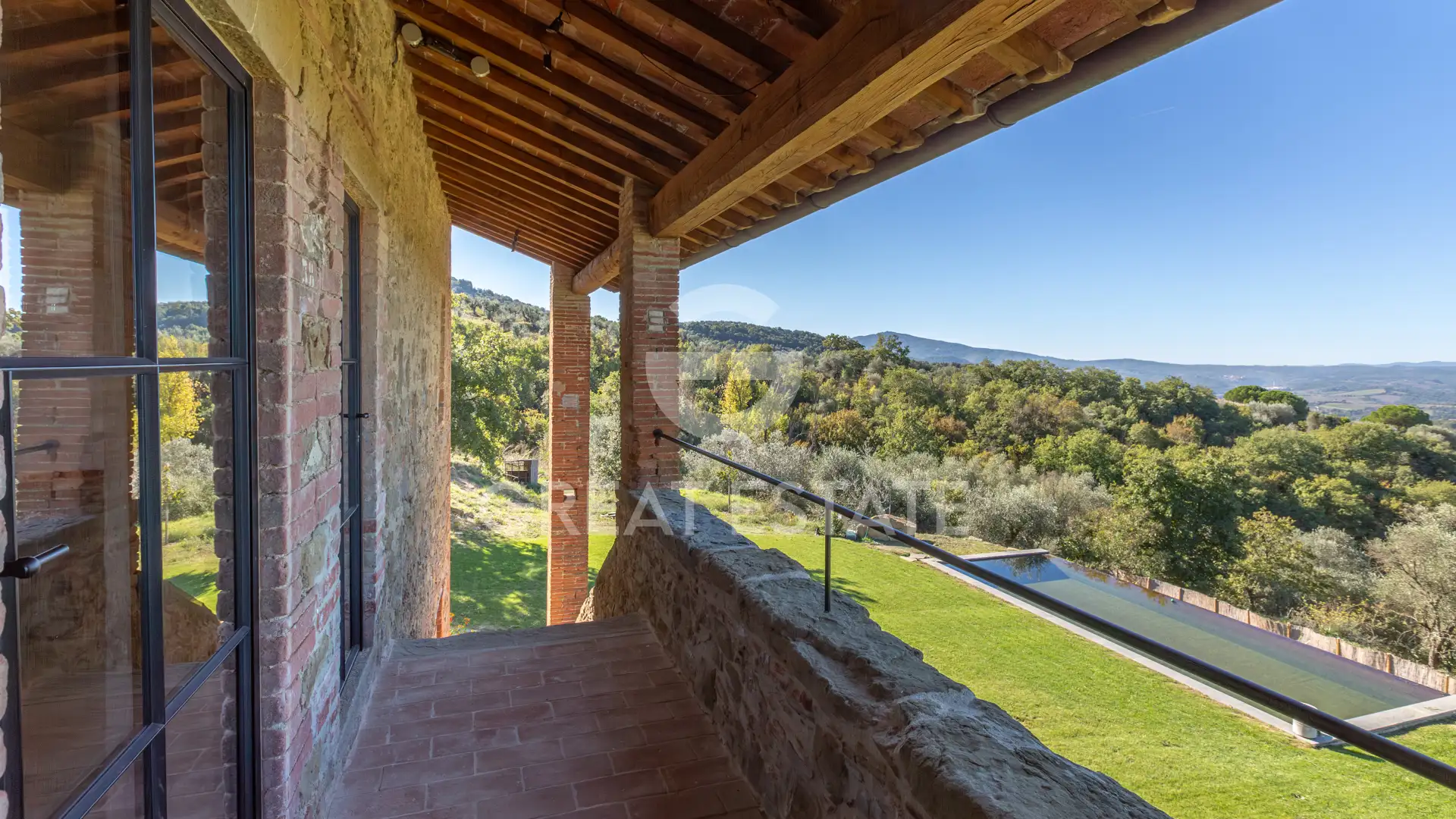 House 282m² in Italy, Perugia. Priced at 990000€ rent photo-11