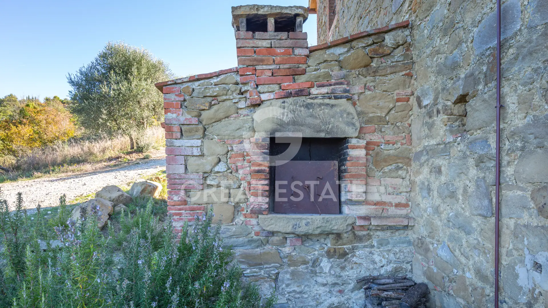House 282m² in Italy, Perugia. Priced at 990000€ rent photo-14