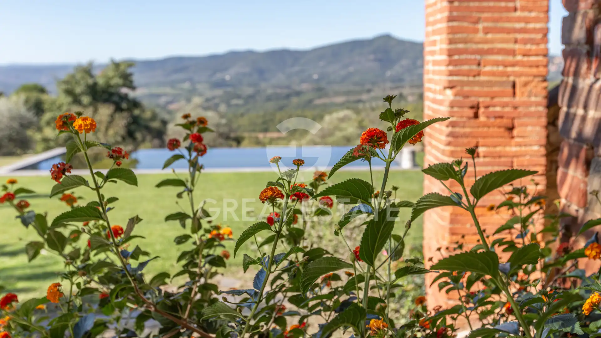 House 282m² in Italy, Perugia. Priced at 990000€ rent photo-15