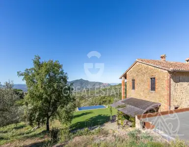 Buy in Italy for 990000€