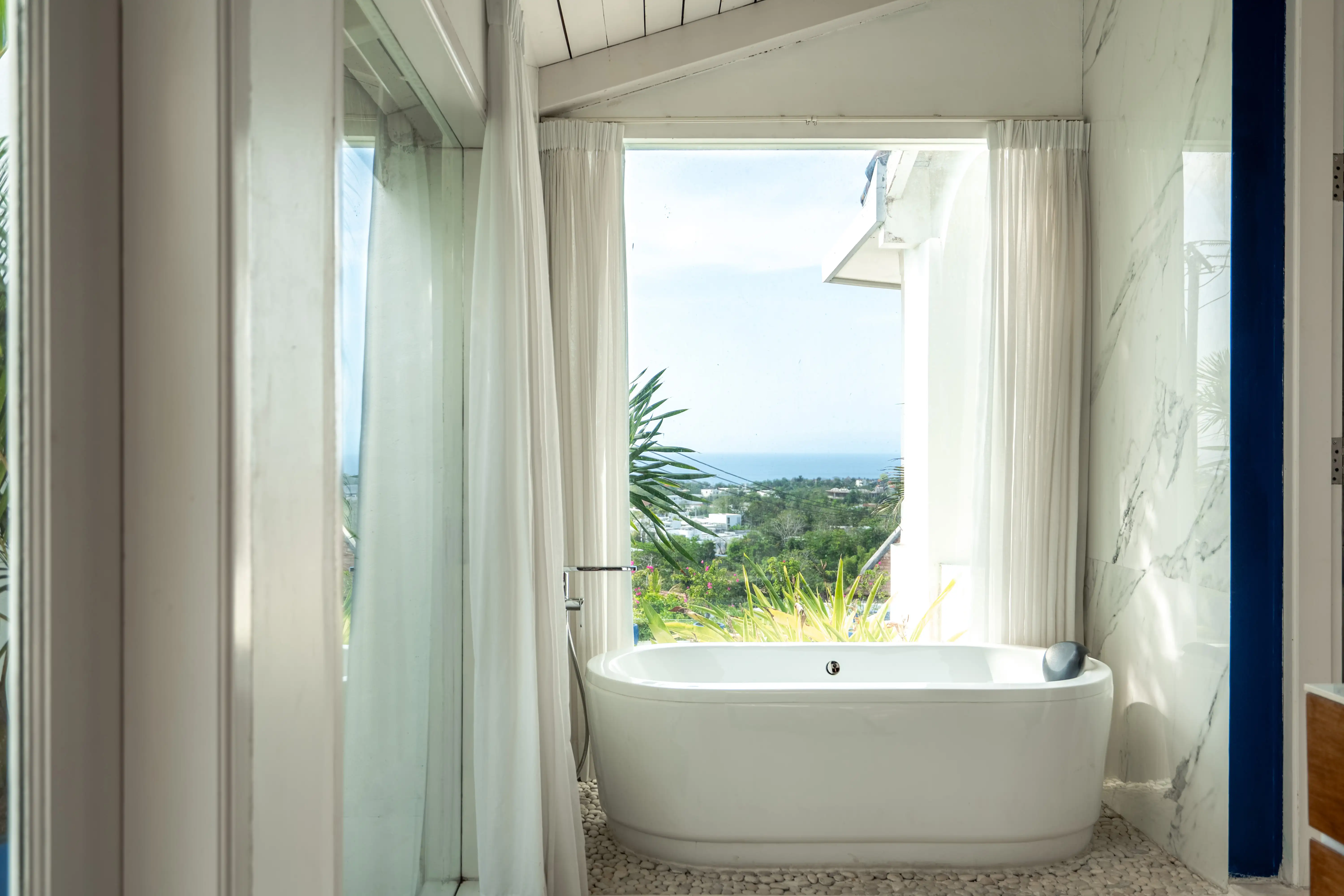 Villa 400m² in Indonesia, Bukit. Priced at 1800000$ rent photo-5