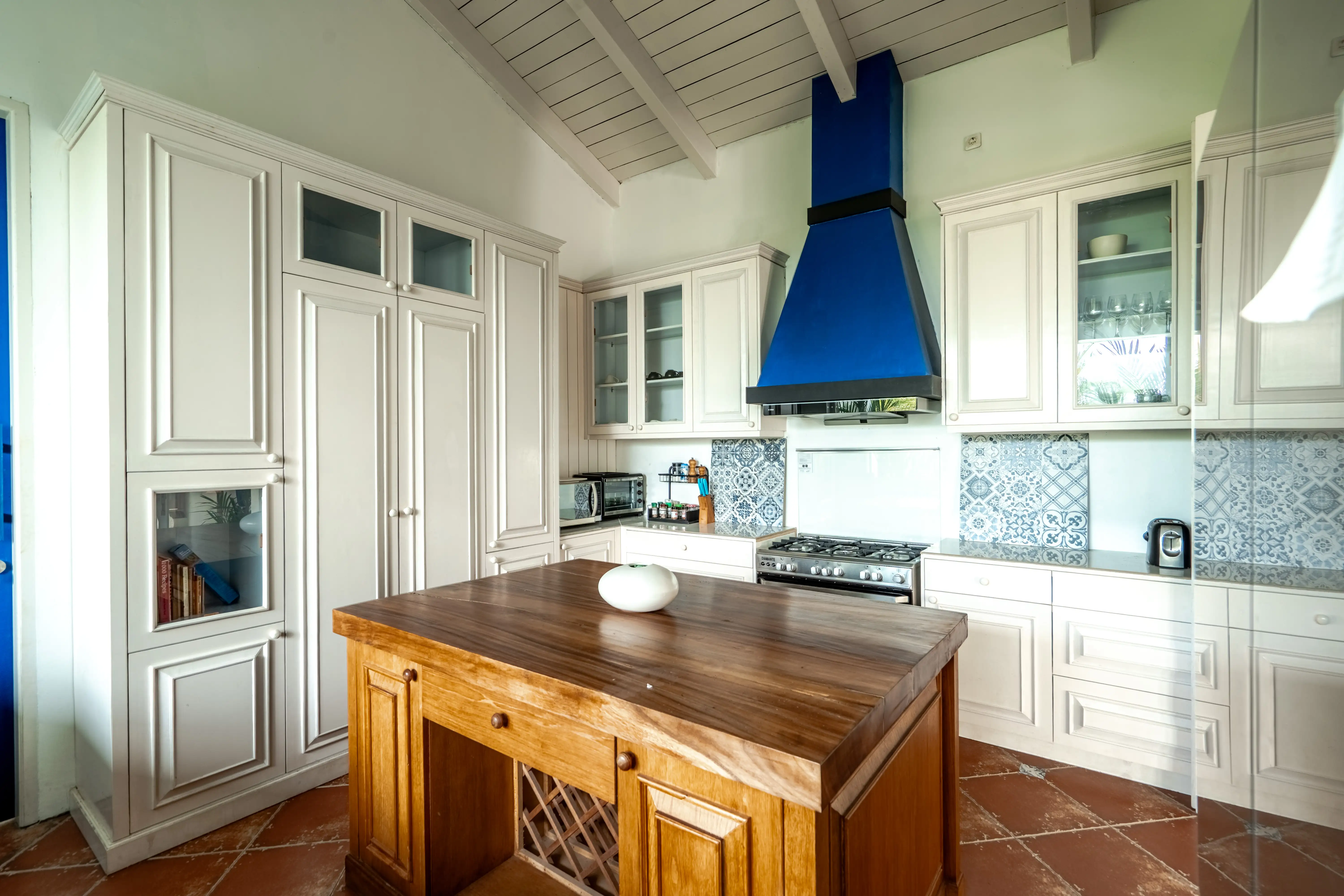 Villa 400m² in Indonesia, Bukit. Priced at 1800000$ rent photo-13