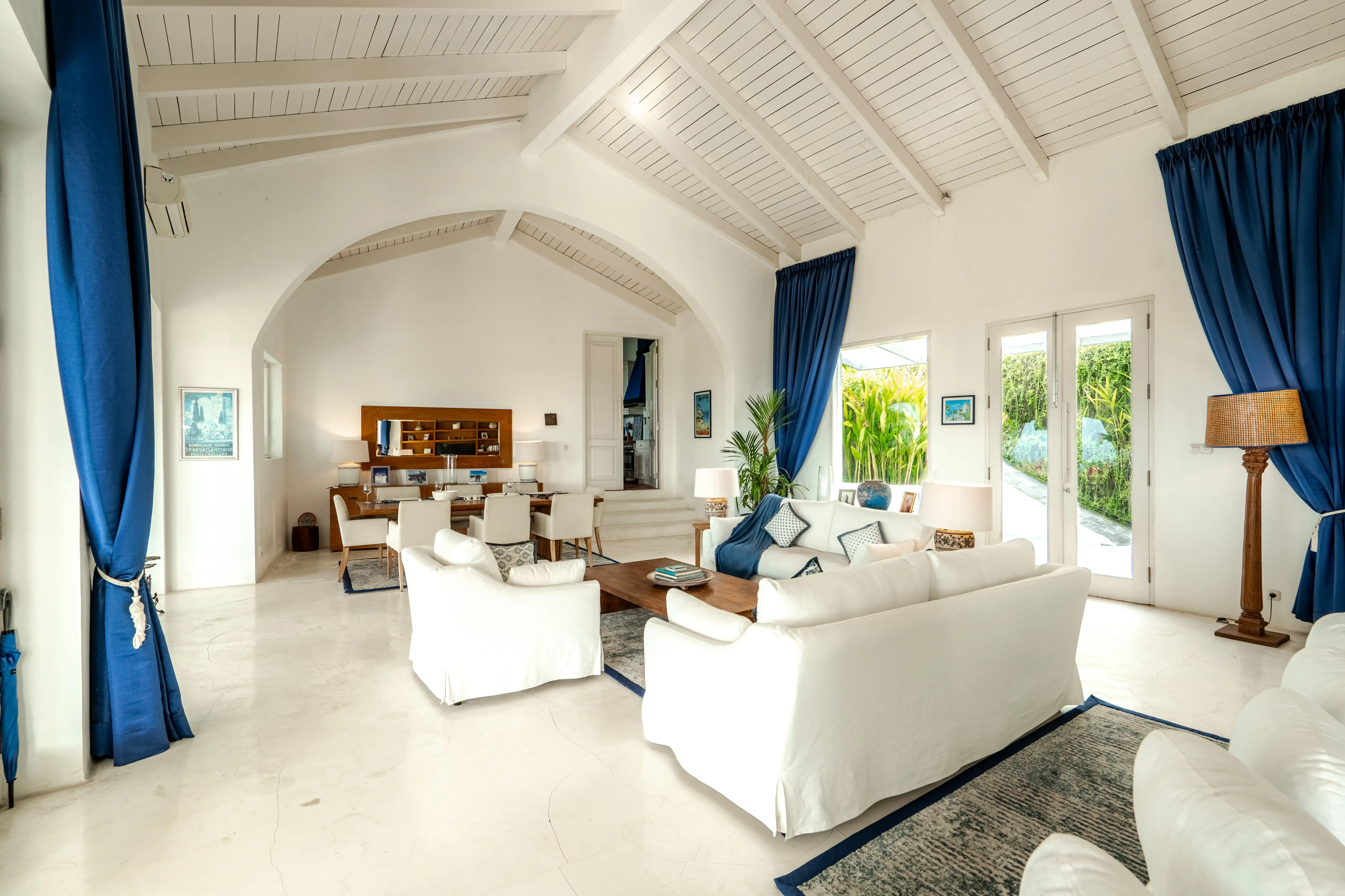 Villa 400m² in Indonesia, Bukit. Priced at 1800000$ rent photo-17