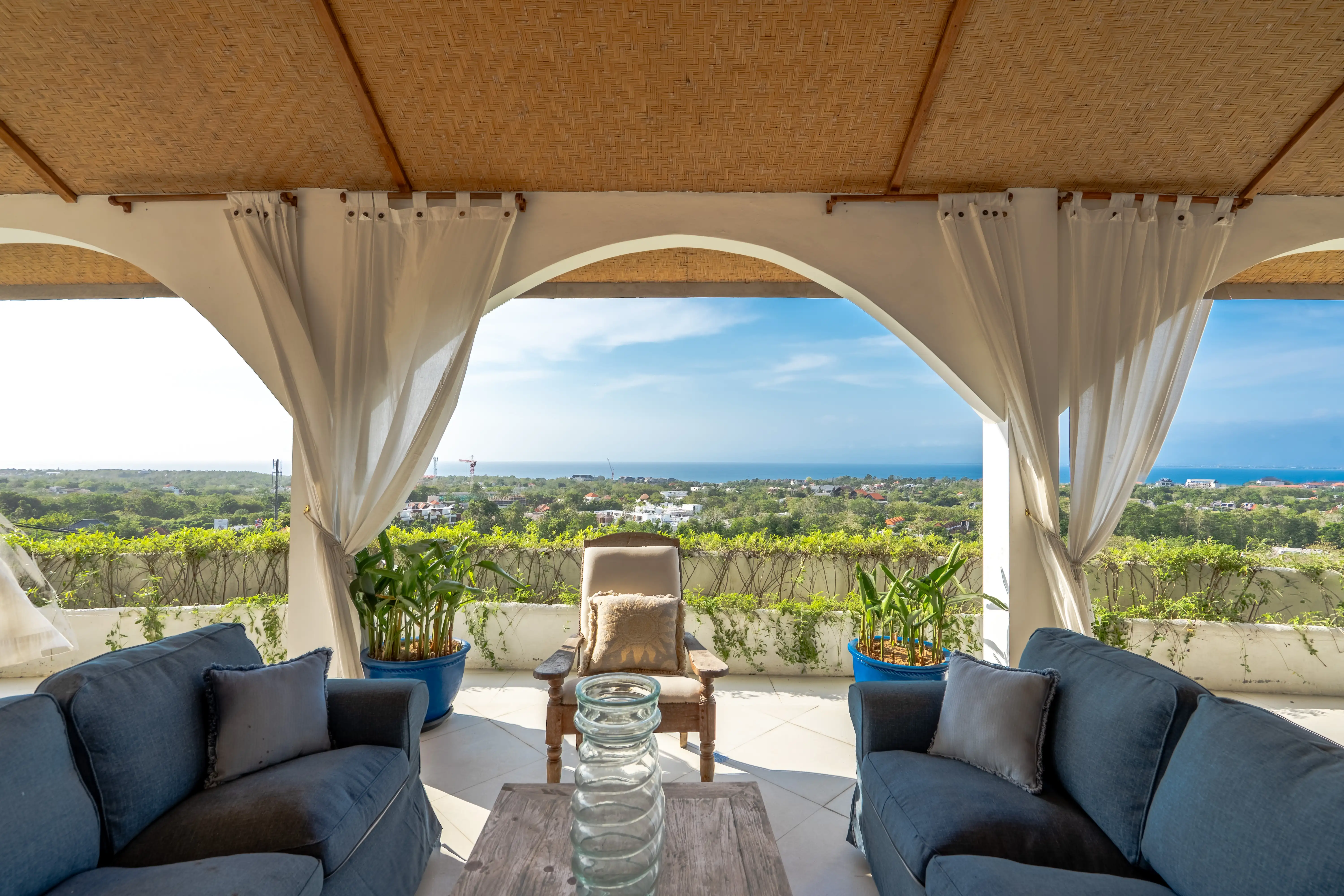 Villa 400m² in Indonesia, Bukit. Priced at 1800000$ rent photo-20