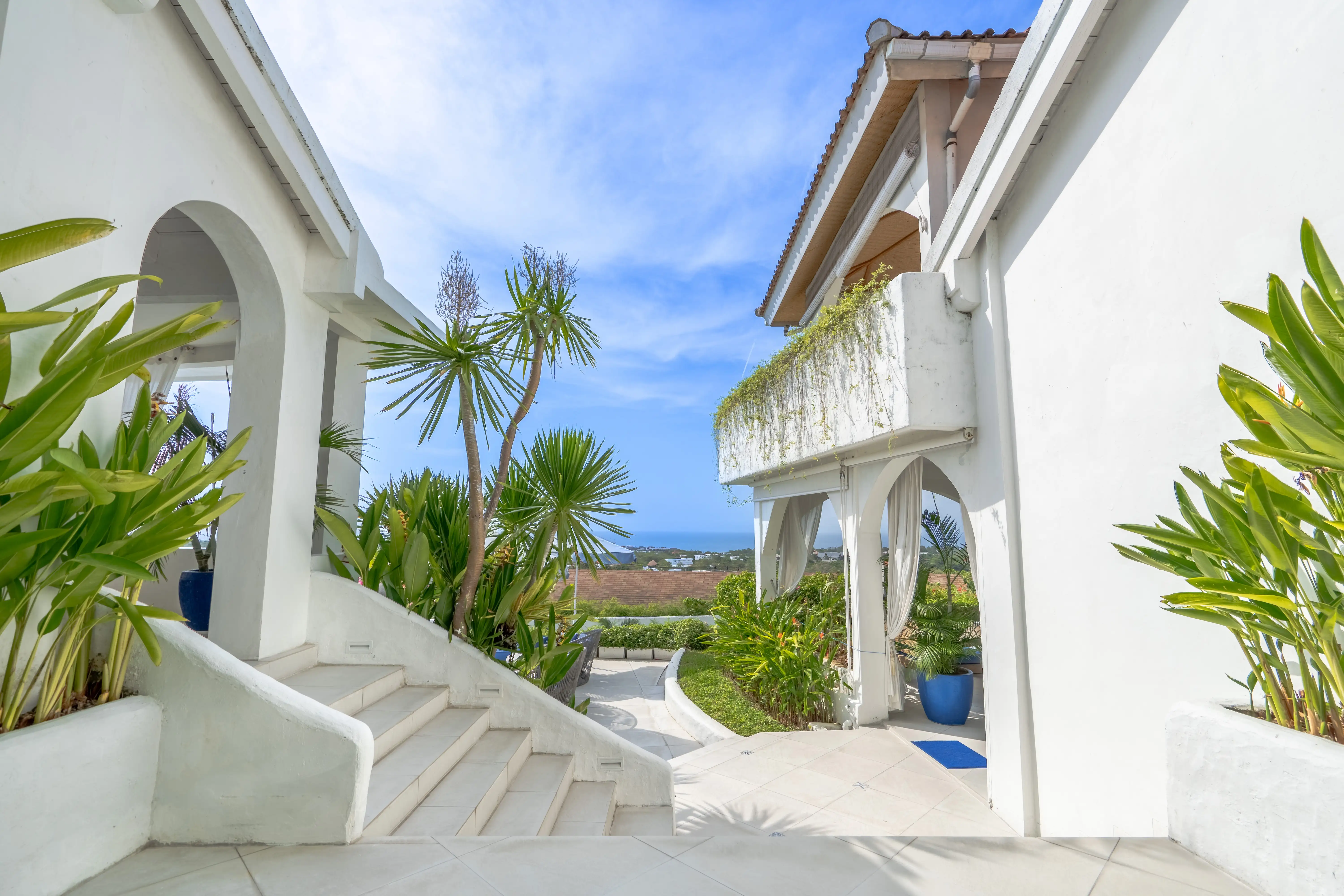 Villa 400m² in Indonesia, Bukit. Priced at 1800000$ rent photo-23