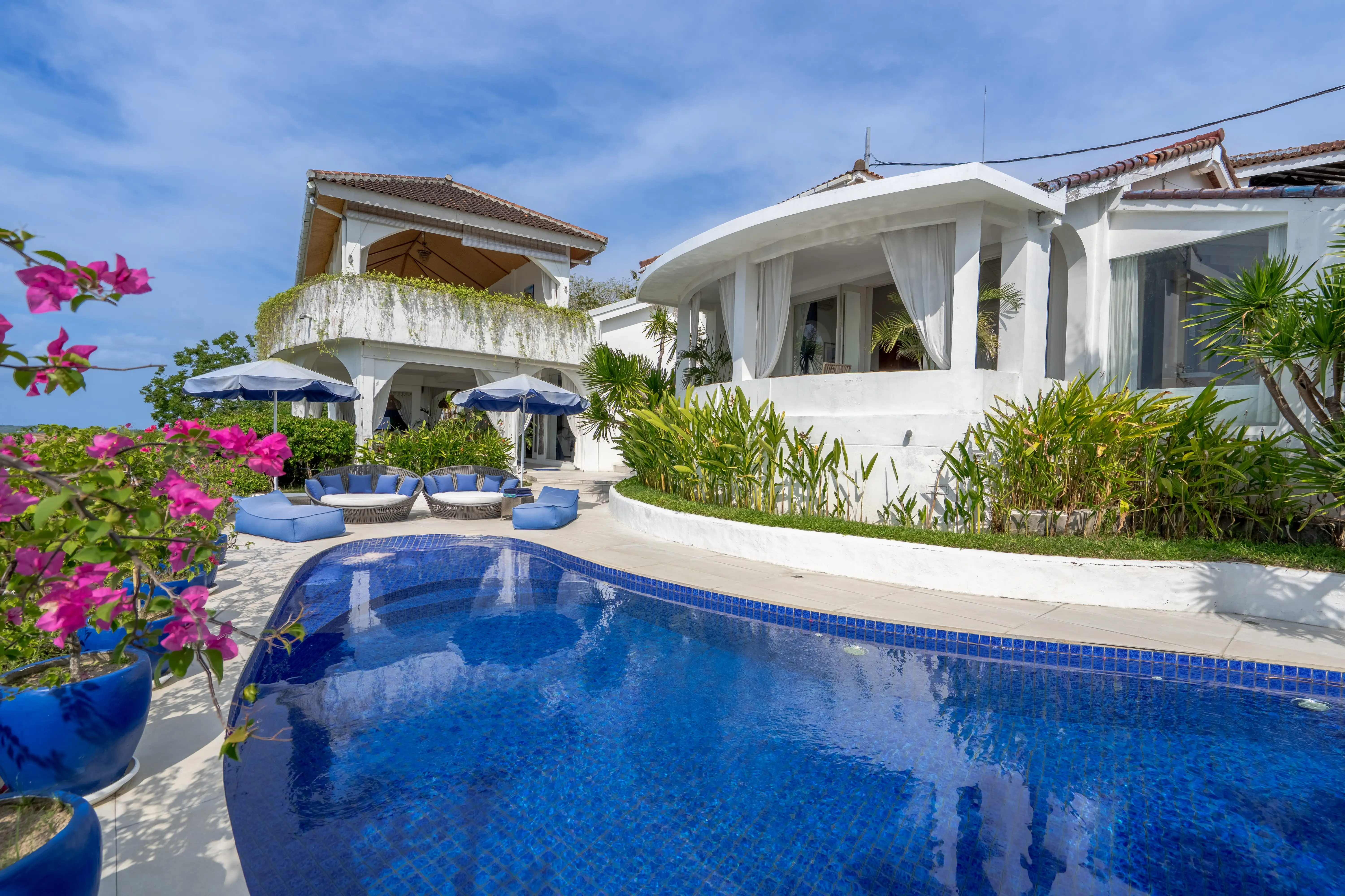 Villa 400m² in Indonesia, Bukit. Priced at 1800000$ rent photo-25