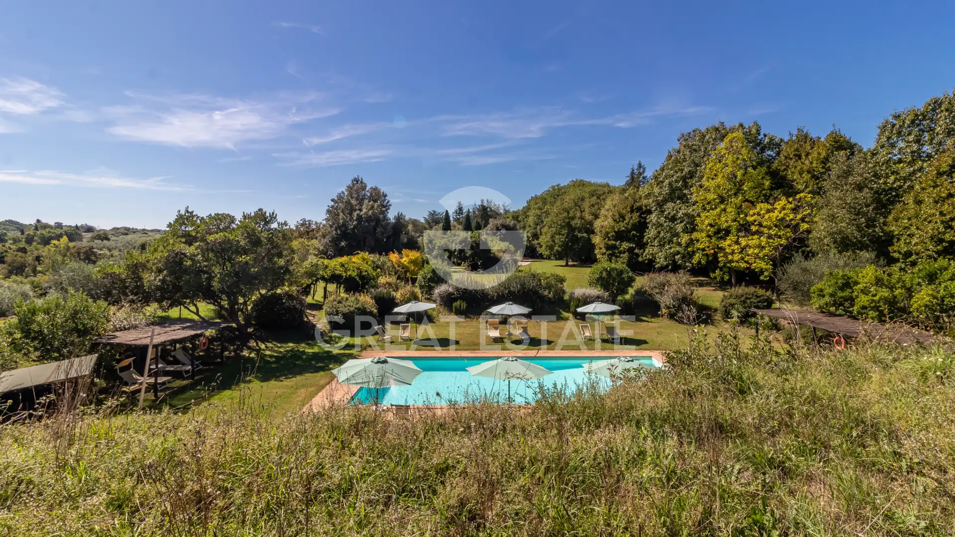 House 840m² in Italy, Terney. Priced at 1400000€ rent photo-1