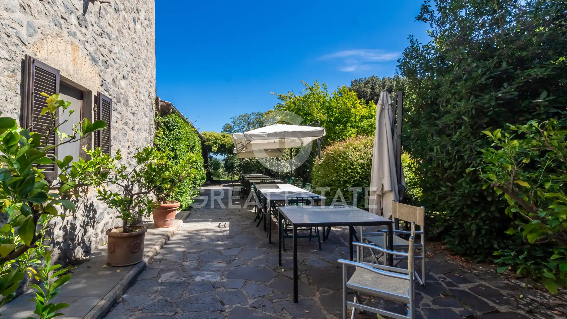 House 840m² in Italy, Terney. Priced at 1400000€ rent photo-3