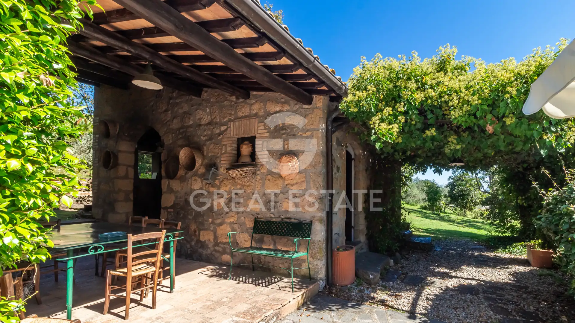 House 840m² in Italy, Terney. Priced at 1400000€ rent photo-4