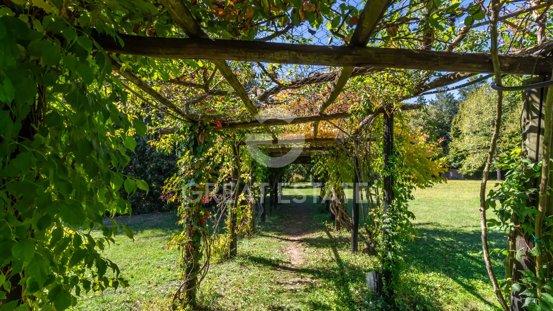 House 840m² in Italy, Terney. Priced at 1400000€ rent photo-11
