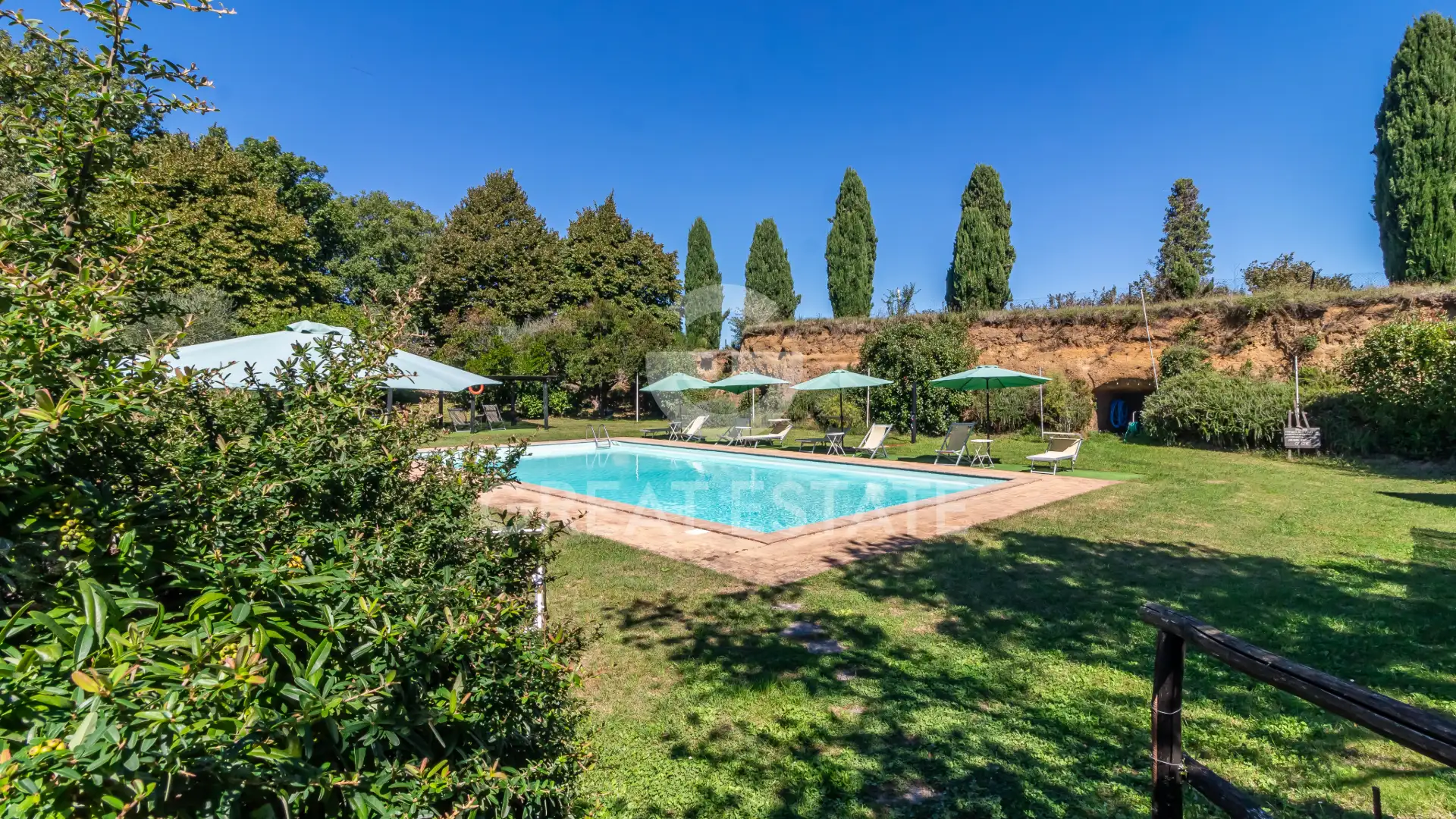House 840m² in Italy, Terney. Priced at 1400000€ rent photo-13