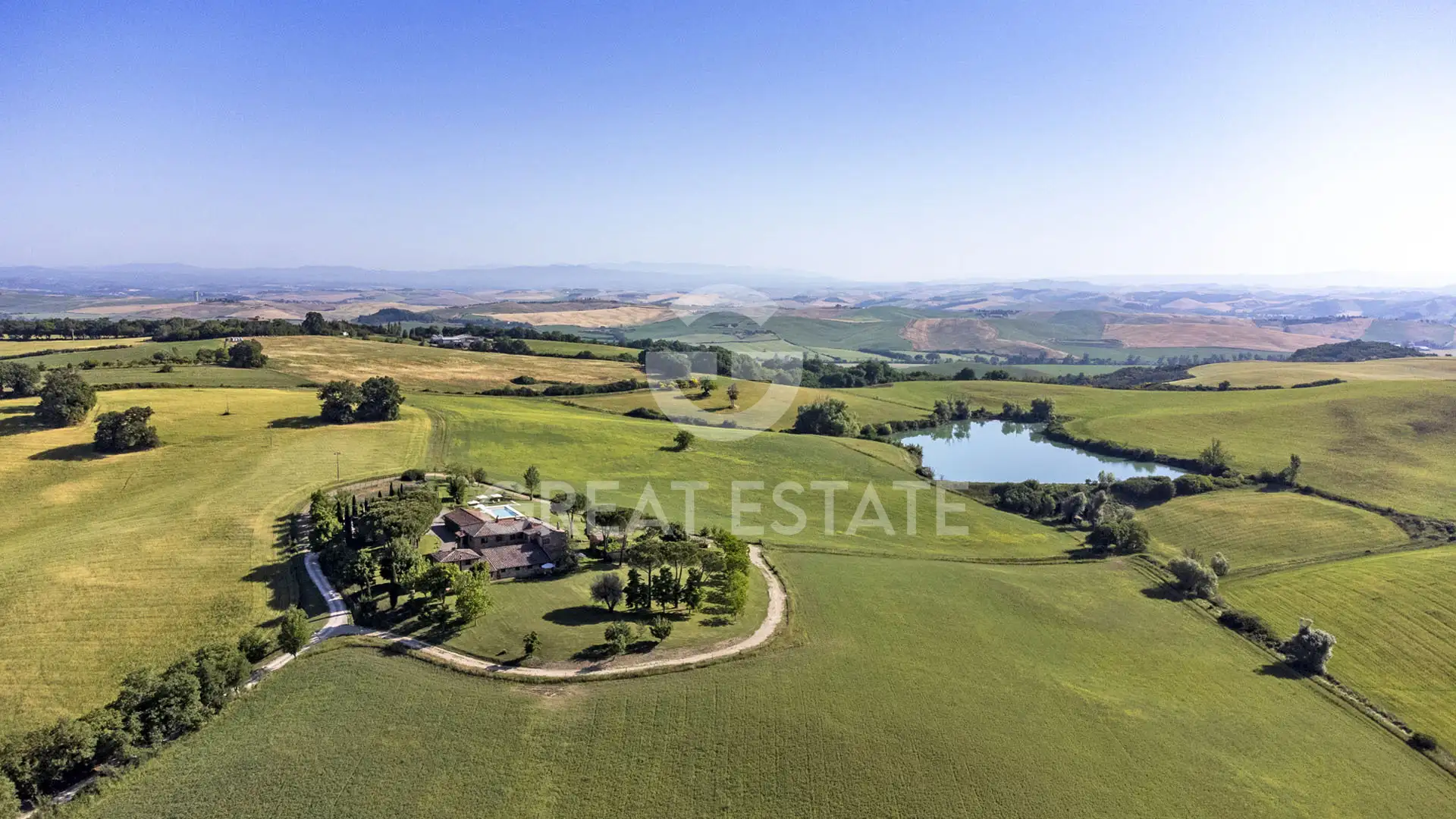 House 1022m² in Italy, Siena. Priced at 3500000€ rent photo-5