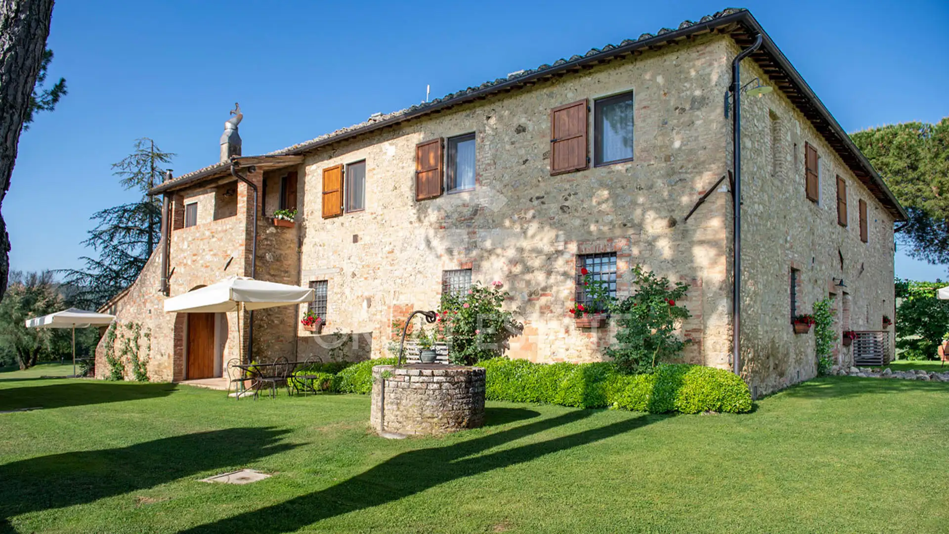 House 1022m² in Italy, Siena. Priced at 3500000€ rent photo-14