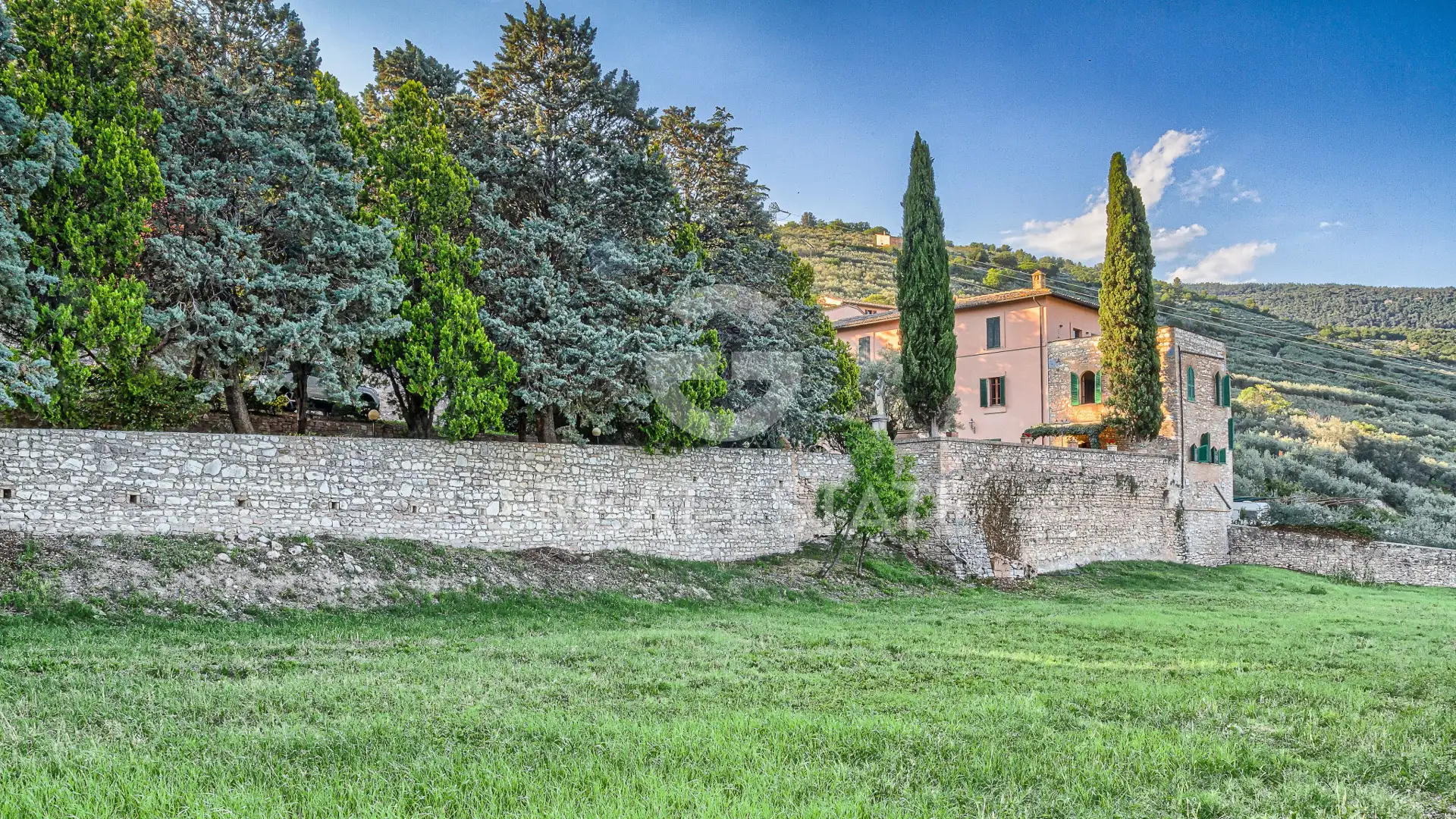 Villa 567m² in Italy, Perugia. Priced at 1550000€ rent photo-1