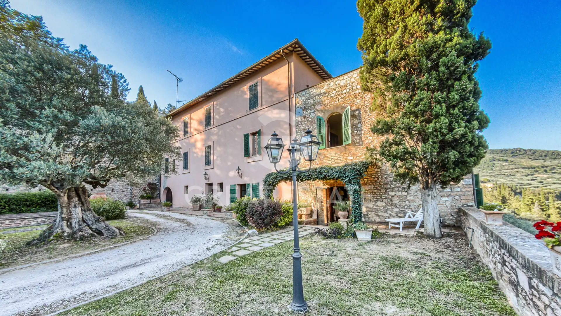 Villa 567m² in Italy, Perugia. Priced at 1550000€ rent photo-2