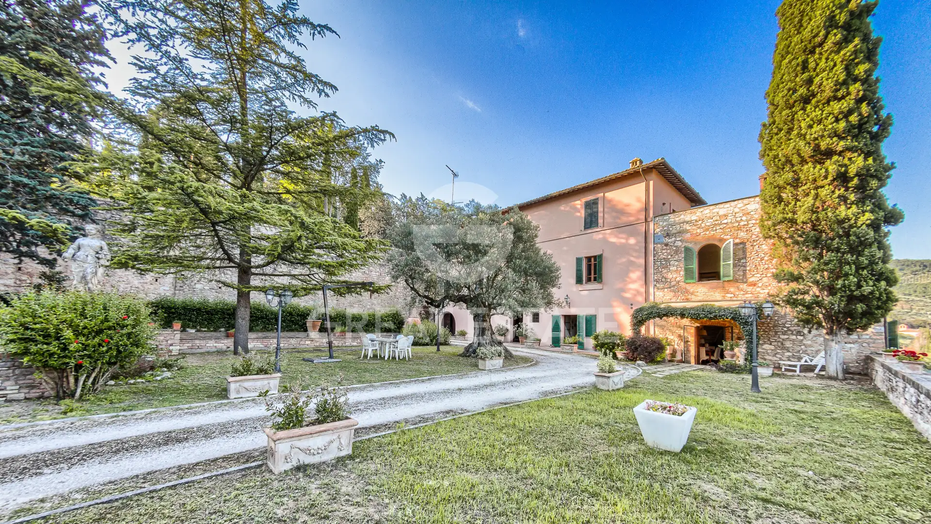 Villa 567m² in Italy, Perugia. Priced at 1550000€ rent photo-3