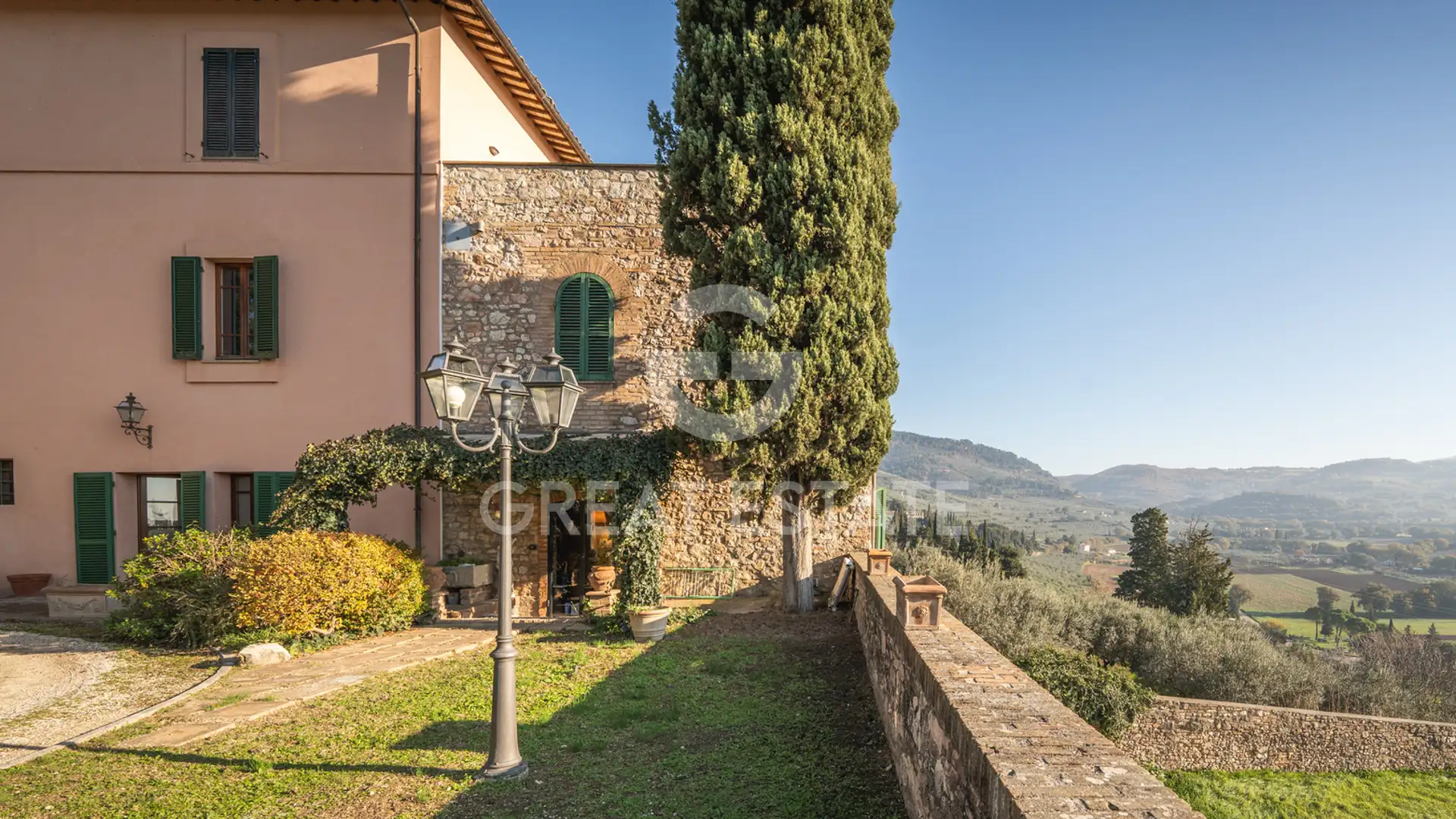 Villa 567m² in Italy, Perugia. Priced at 1550000€ rent photo-7