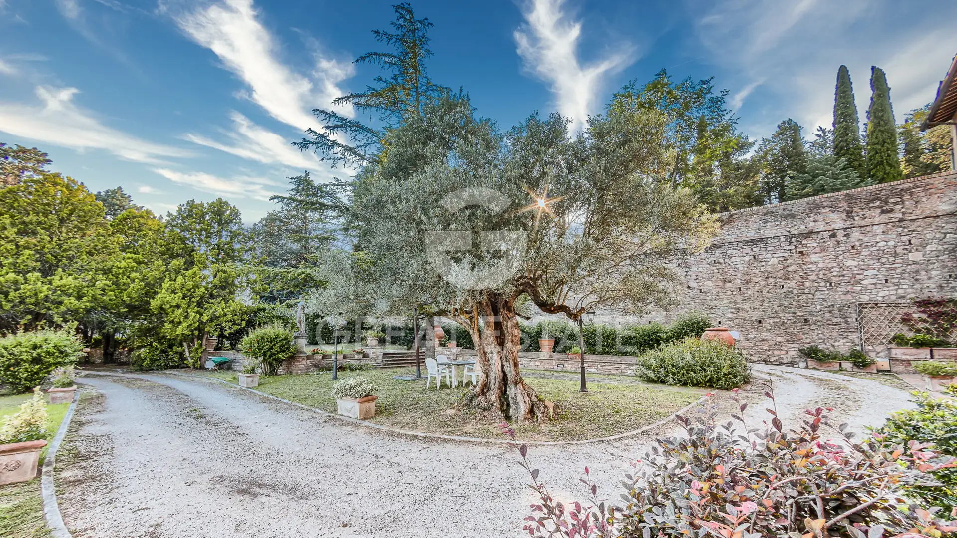 Villa 567m² in Italy, Perugia. Priced at 1550000€ rent photo-9