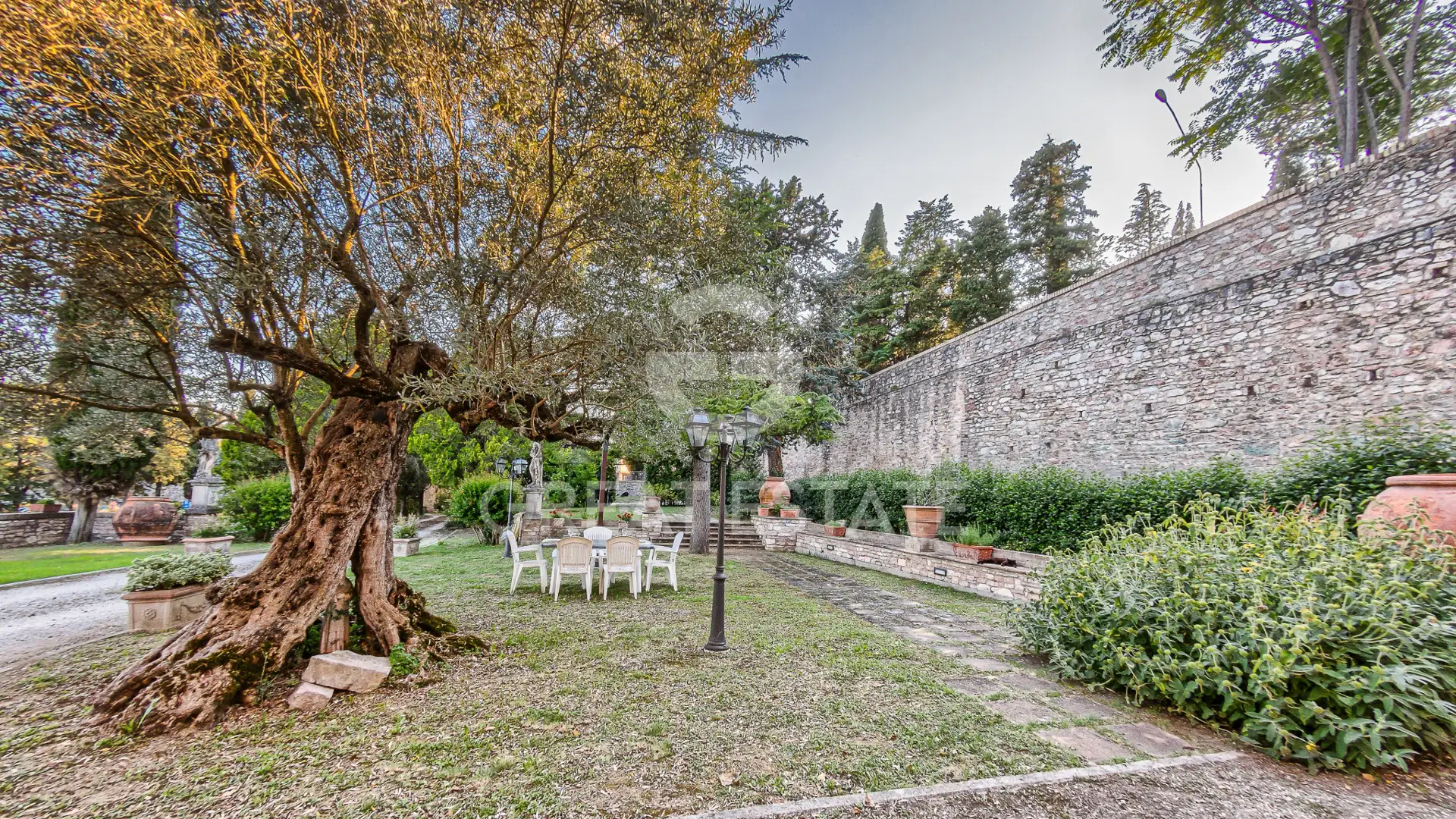 Villa 567m² in Italy, Perugia. Priced at 1550000€ rent photo-11