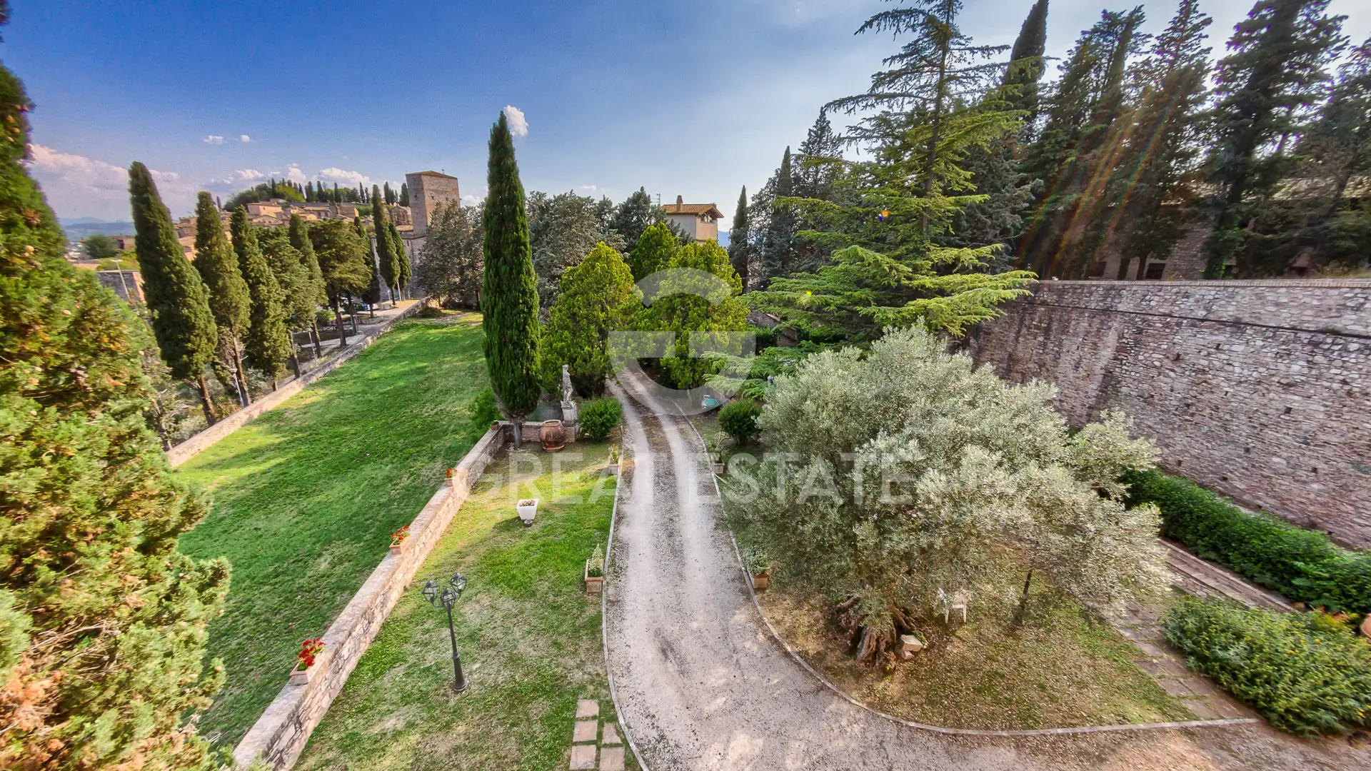 Villa 567m² in Italy, Perugia. Priced at 1550000€ rent photo-12