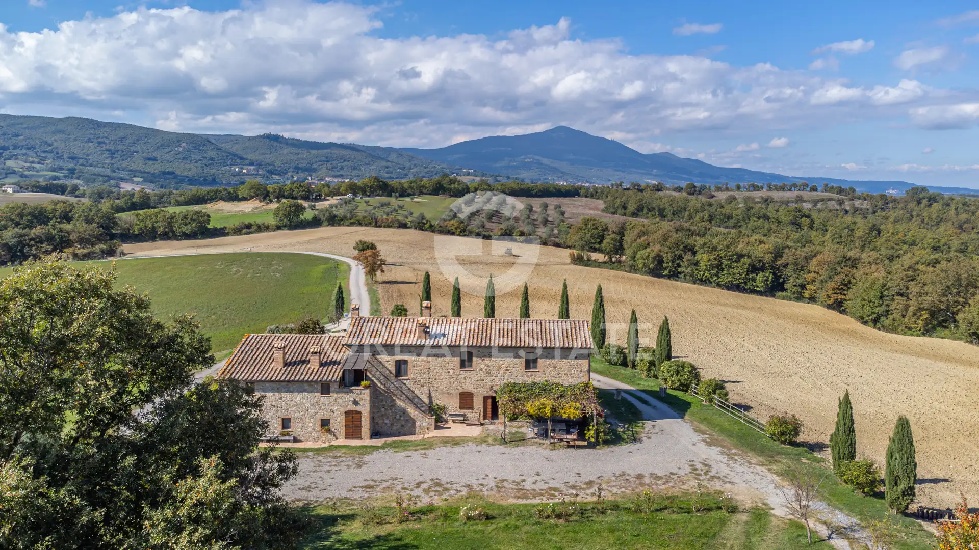 House 511m² in Italy, Perugia. Priced at 1780000€ rent photo-2