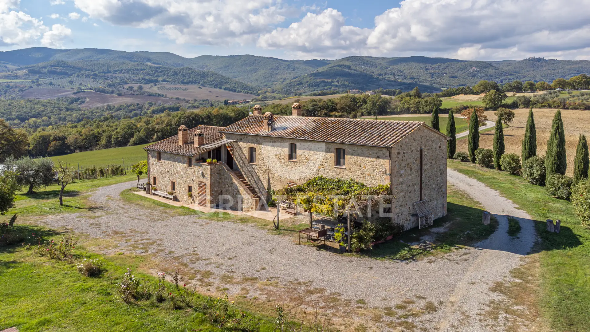 House 511m² in Italy, Perugia. Priced at 1780000€ rent photo-3