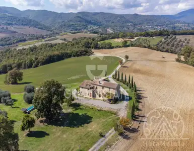 Buy in Italy for 1780000€