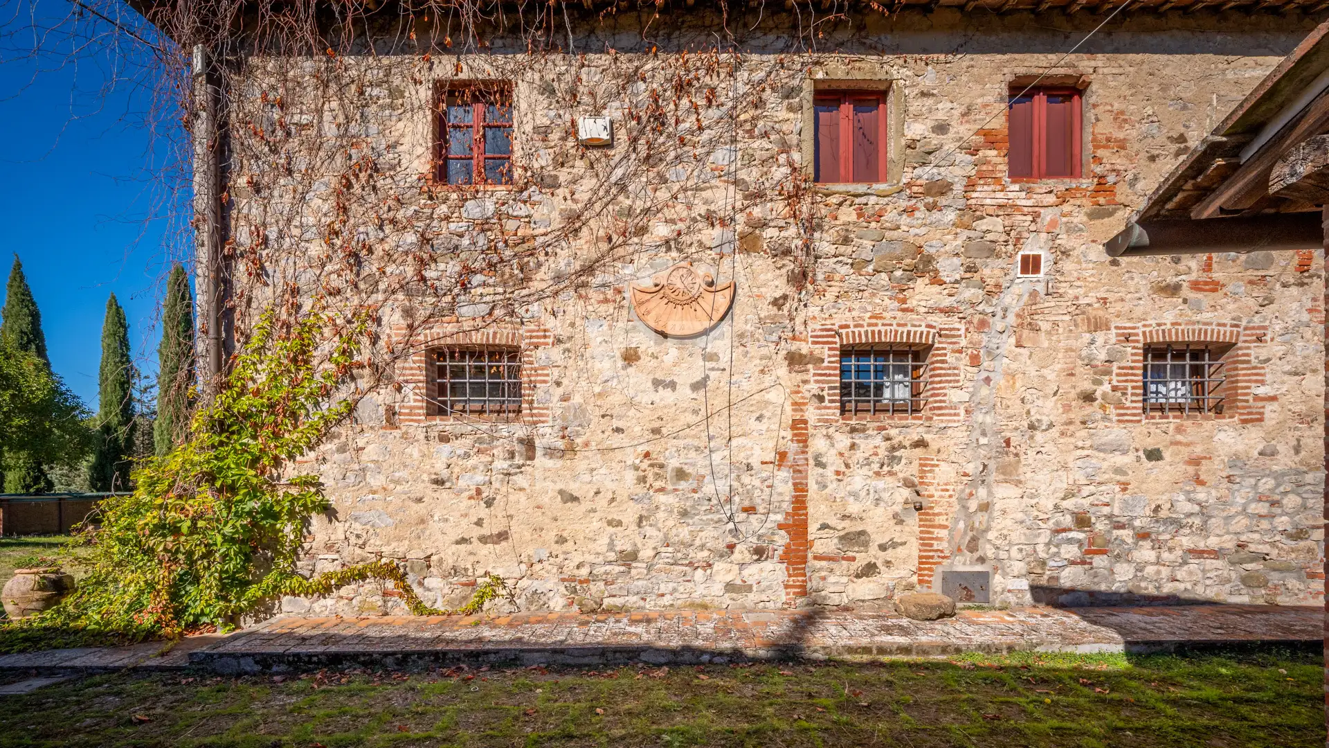 House 840m² in Italy, Siena. Priced at 1190000€ rent photo-7