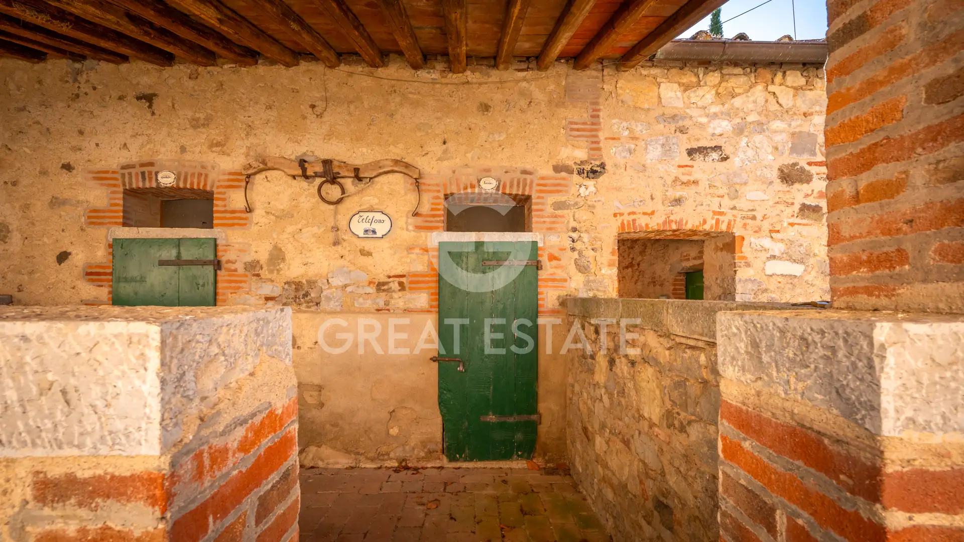 House 840m² in Italy, Siena. Priced at 1190000€ rent photo-11