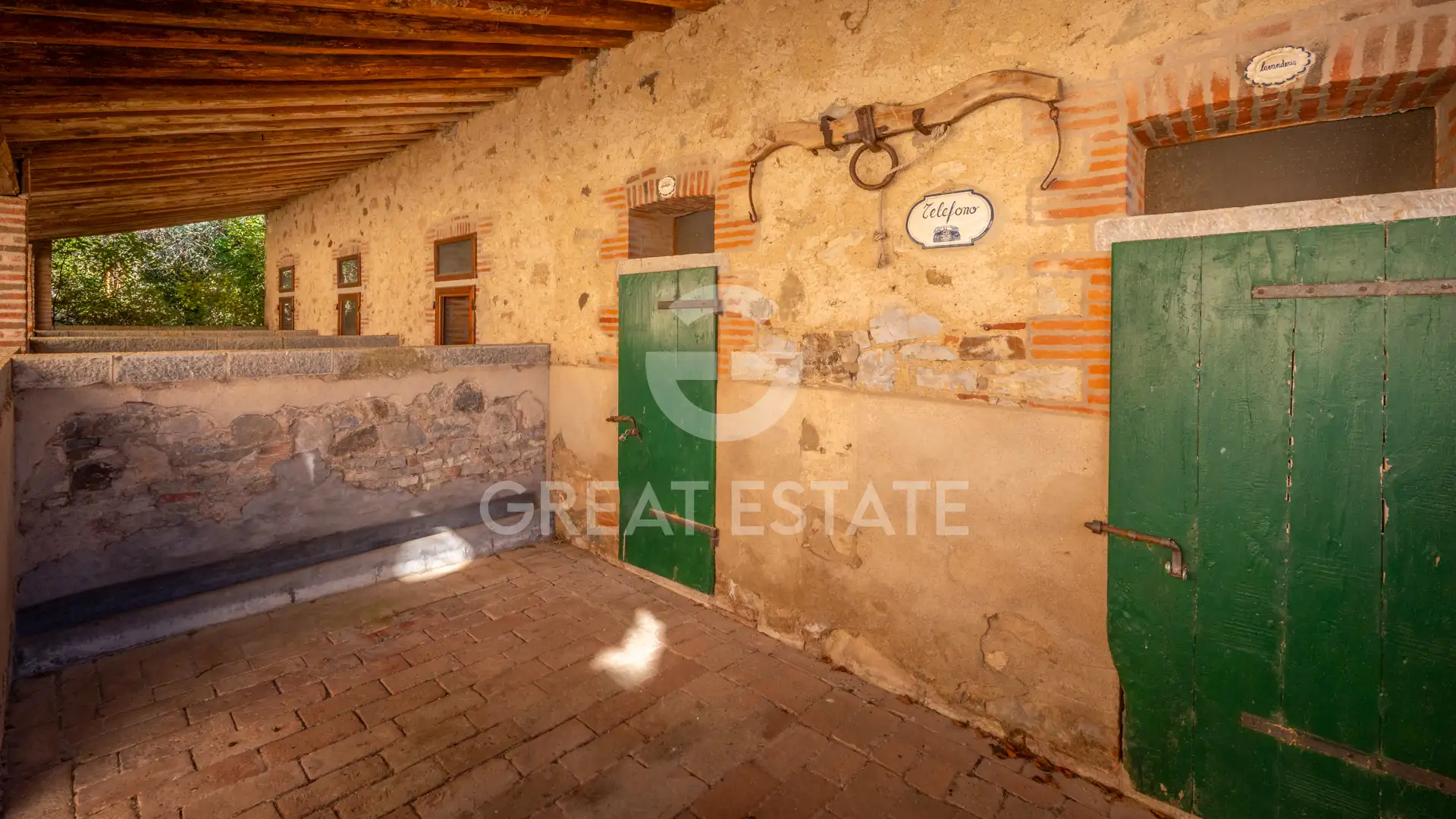 House 840m² in Italy, Siena. Priced at 1190000€ rent photo-12