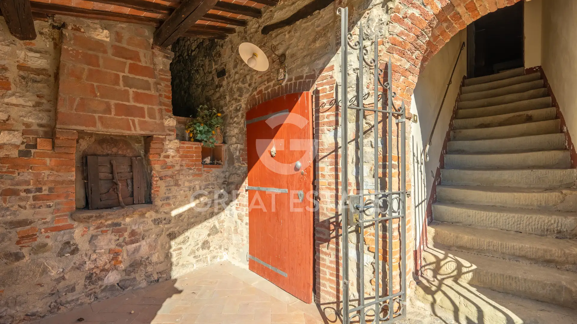 House 840m² in Italy, Siena. Priced at 1190000€ rent photo-14