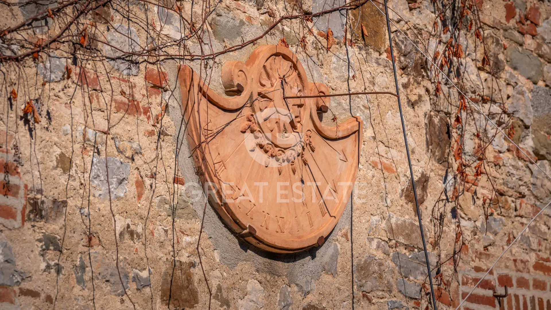 House 840m² in Italy, Siena. Priced at 1190000€ rent photo-15